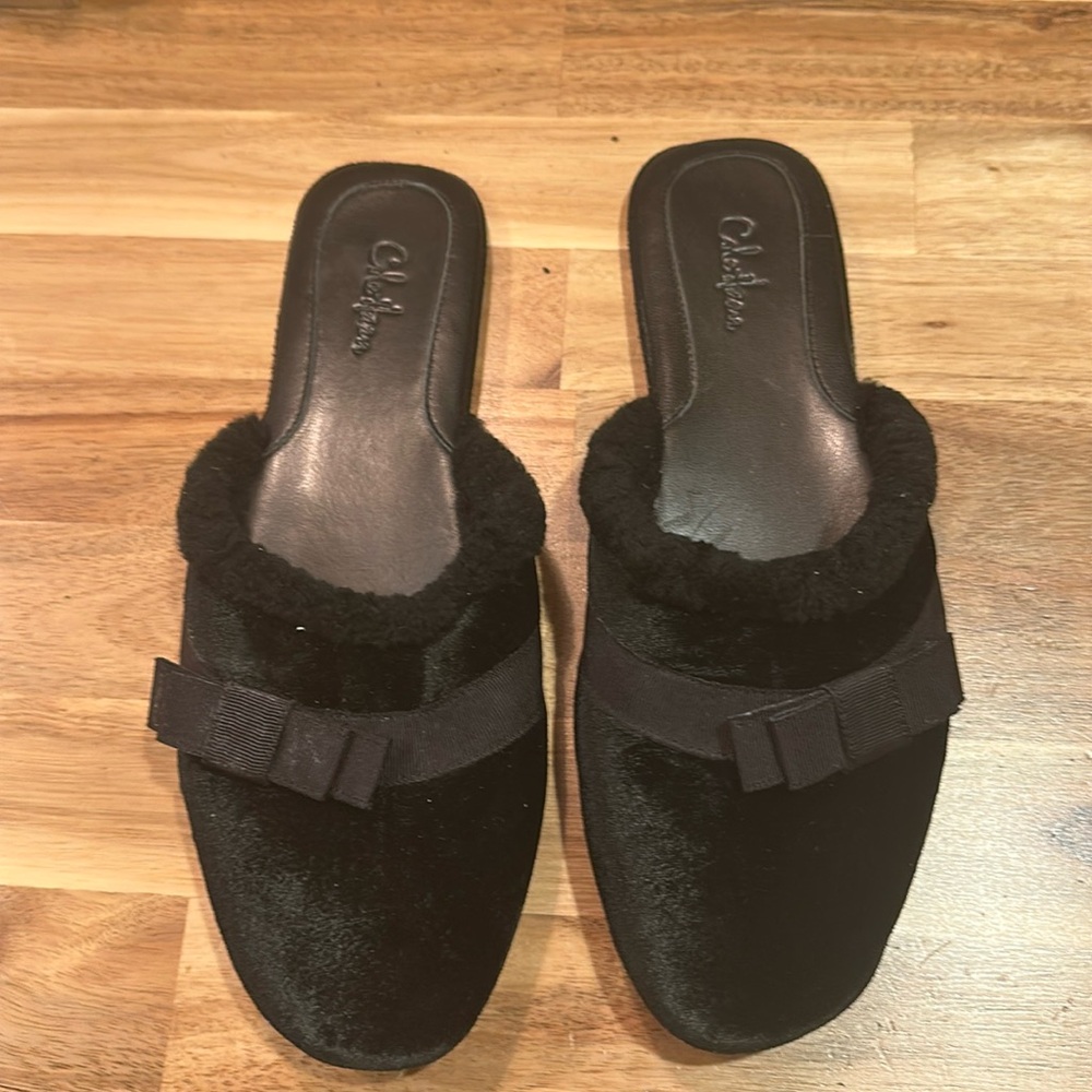 Ladies slippers size 9